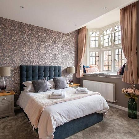 The Most Central Apartment In Canterbury Stunning Interiors, Fully Equipped, City Views And Free Wifi! Buitenkant foto