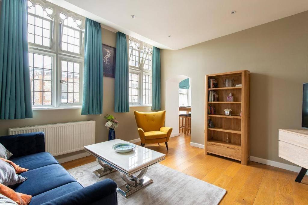 The Most Central Apartment In Canterbury Stunning Interiors, Fully Equipped, City Views And Free Wifi! Buitenkant foto