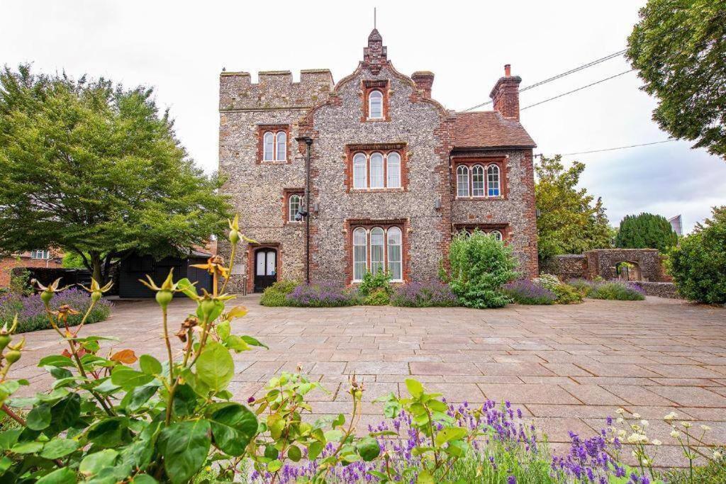 The Most Central Apartment In Canterbury Stunning Interiors, Fully Equipped, City Views And Free Wifi! Buitenkant foto