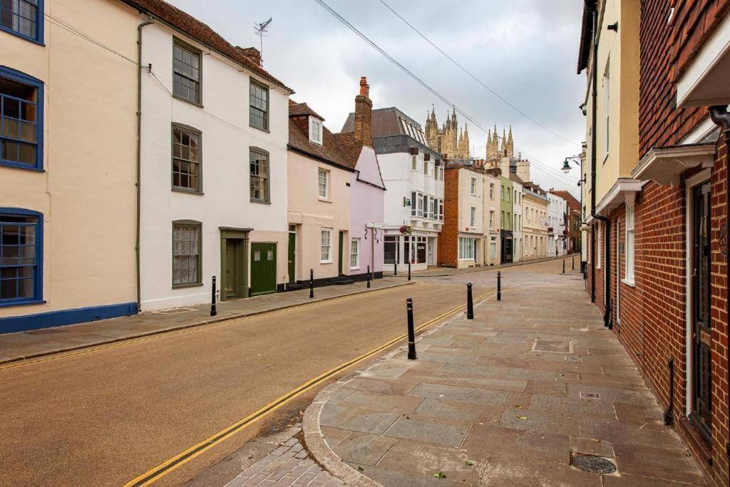 The Most Central Apartment In Canterbury Stunning Interiors, Fully Equipped, City Views And Free Wifi! Buitenkant foto