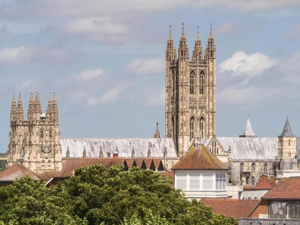 The Most Central Apartment In Canterbury Stunning Interiors, Fully Equipped, City Views And Free Wifi! Buitenkant foto