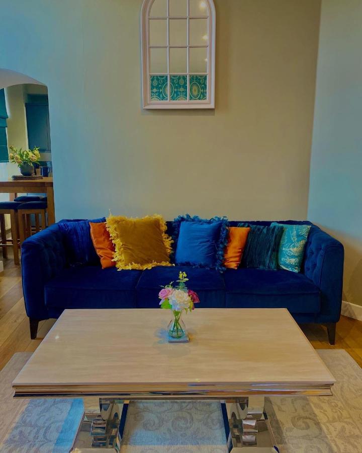 The Most Central Apartment In Canterbury Stunning Interiors, Fully Equipped, City Views And Free Wifi! Buitenkant foto