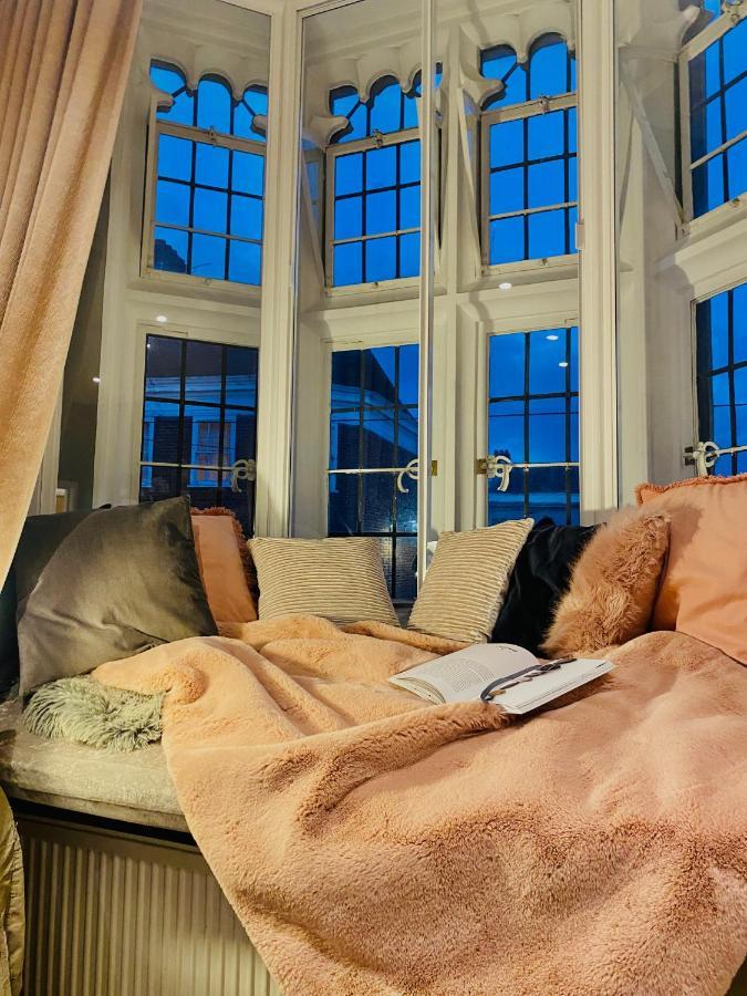 The Most Central Apartment In Canterbury Stunning Interiors, Fully Equipped, City Views And Free Wifi! Buitenkant foto