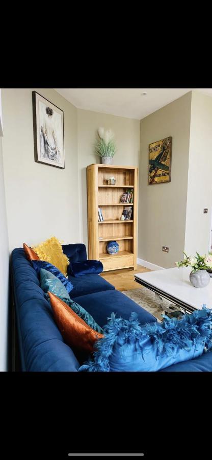 The Most Central Apartment In Canterbury Stunning Interiors, Fully Equipped, City Views And Free Wifi! Buitenkant foto